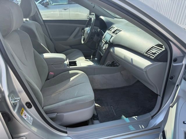 Used 2011 Toyota Camry LE image 28
