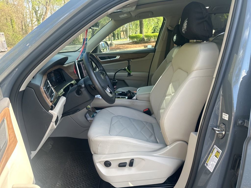 Used 2025 Volkswagen Atlas SE image 11