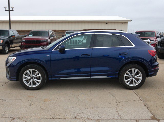 Used 2023 Audi Q3 2.0T Premium image 3