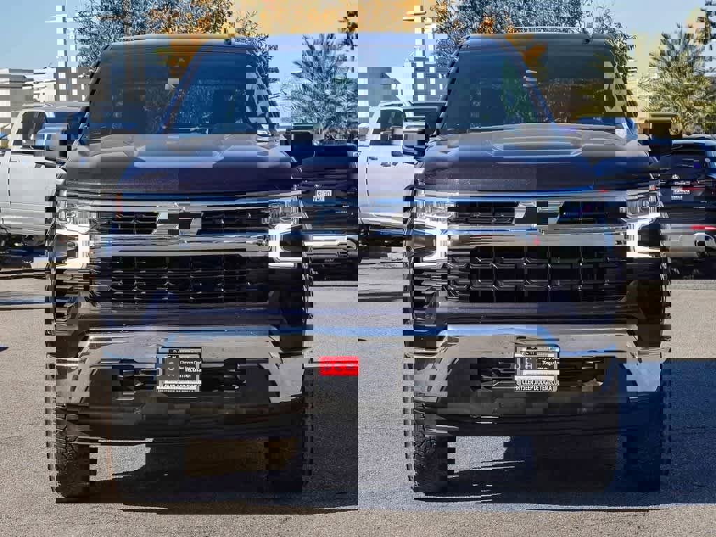 Used 2022 Chevrolet Silverado 1500 LT image 2