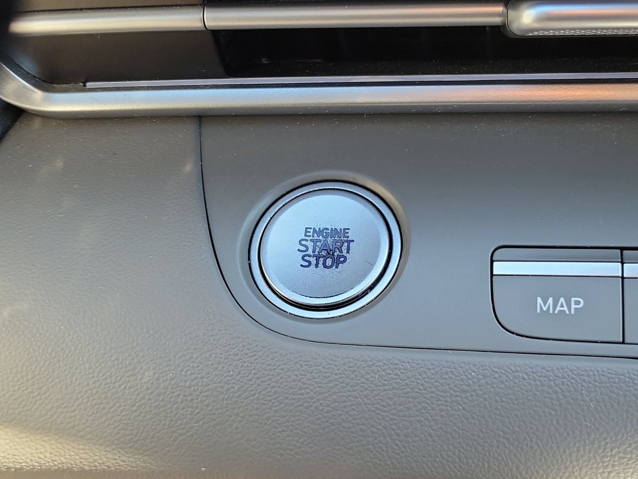 Used 2025 Hyundai Elantra SEL FWD image 16