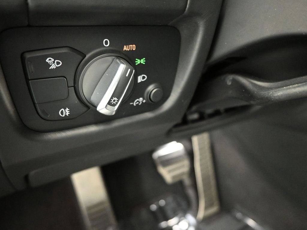 Used 2018 Audi R8 V10 plus w/ 20" Wheel Package image 17