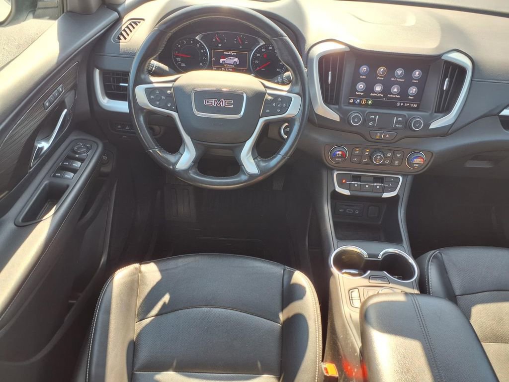 Used 2022 GMC Terrain SLT w/ Tech Package FWD image 3