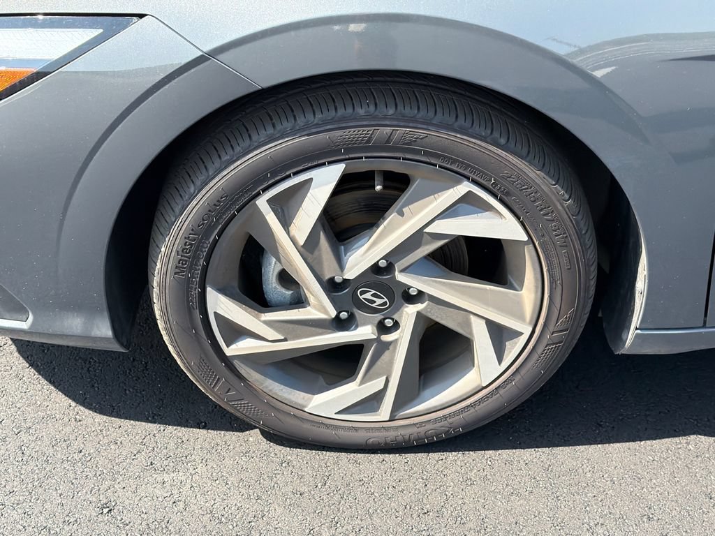 Certified 2025 Hyundai Elantra Sport FWD image 11