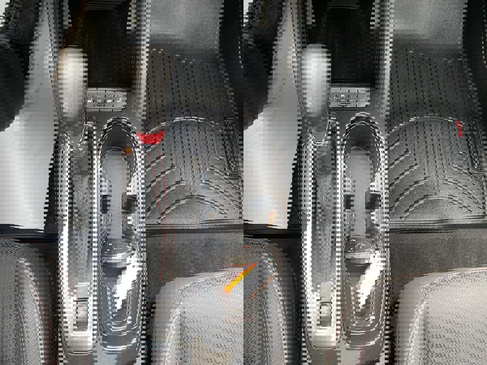 Certified 2022 Chevrolet TrailBlazer RS w/ Sun and Liftgate Package AWD/4WD image 38