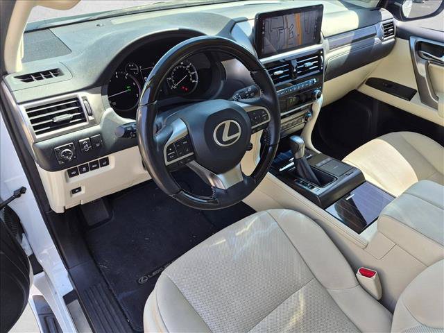 Used 2022 Lexus GX 460 Premium w/ Accessory Package AWD/4WD image 10