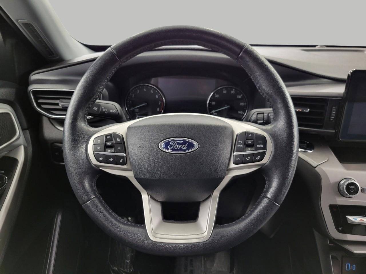 Used 2023 Ford Explorer XLT w/ Equipment Group 202A AWD/4WD image 6