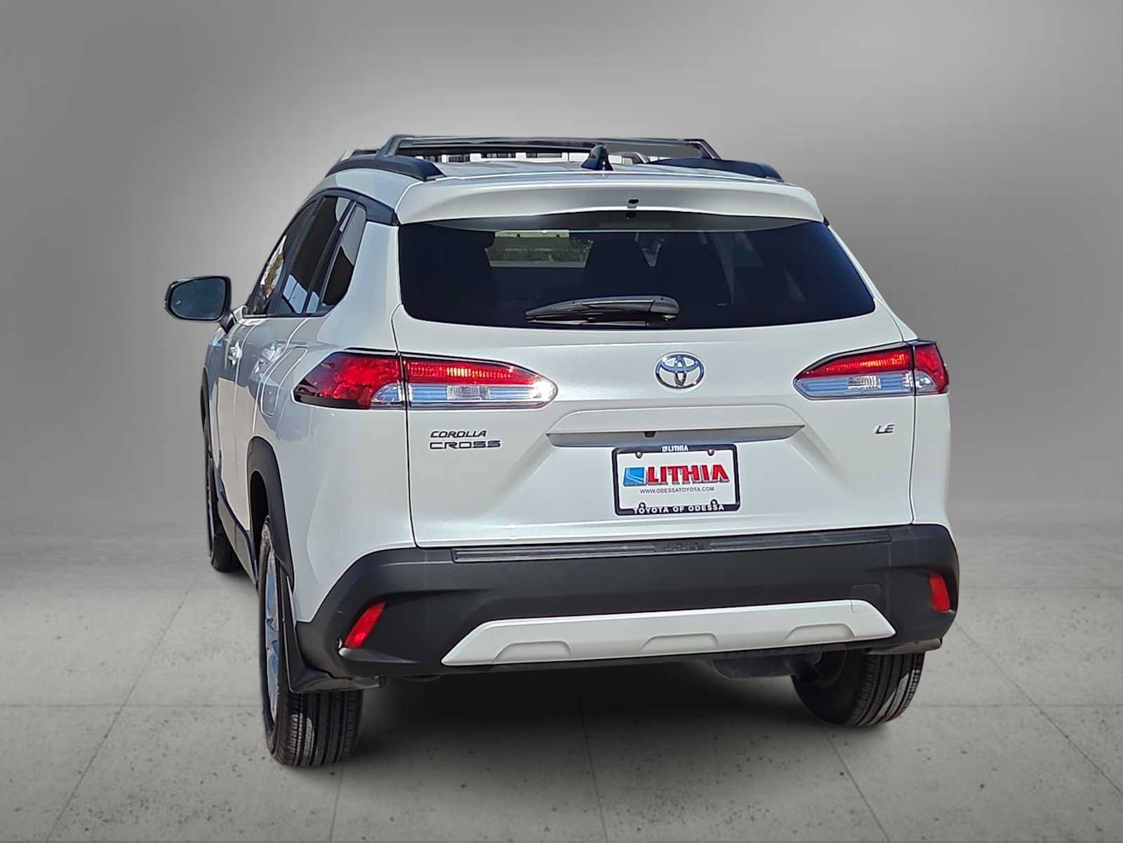 Certified 2025 Toyota Corolla Cross LE w/ Moonroof Package FWD image 7