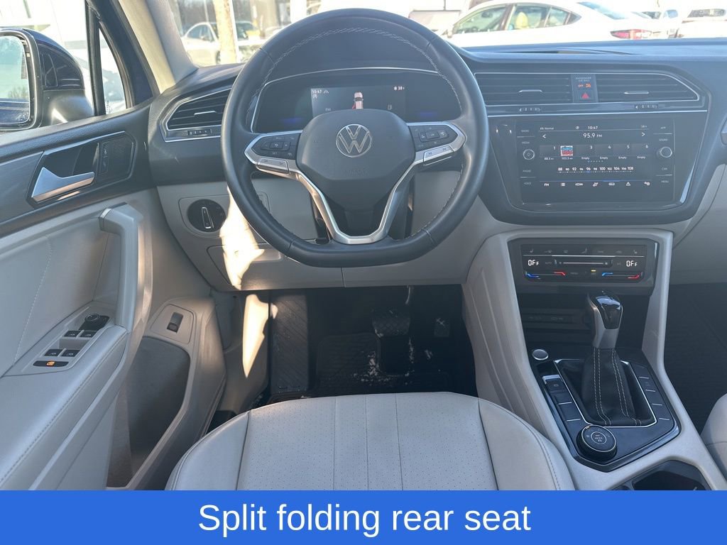 Used 2022 Volkswagen Tiguan SE w/ Panoramic Sunroof Package image 19