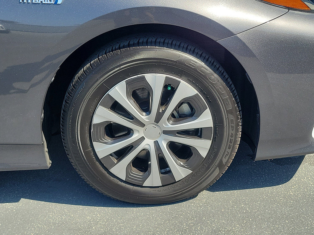 Used 2022 Toyota Prius Prime LE FWD image 5