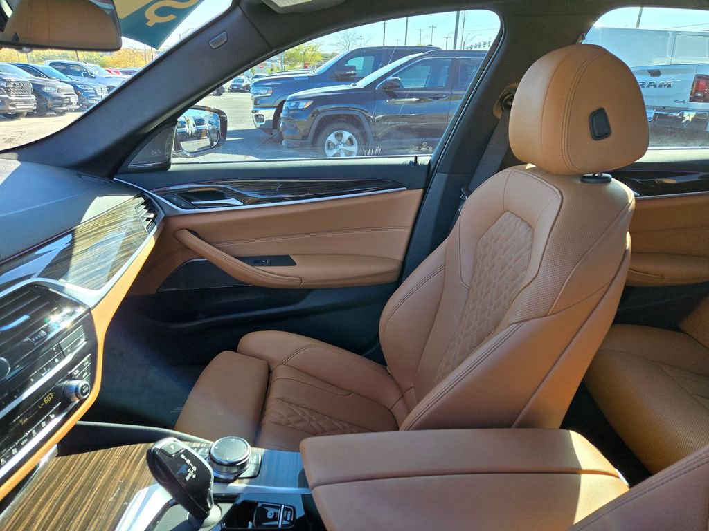 Used 2023 BMW 530i xDrive w/ Premium Package image 23