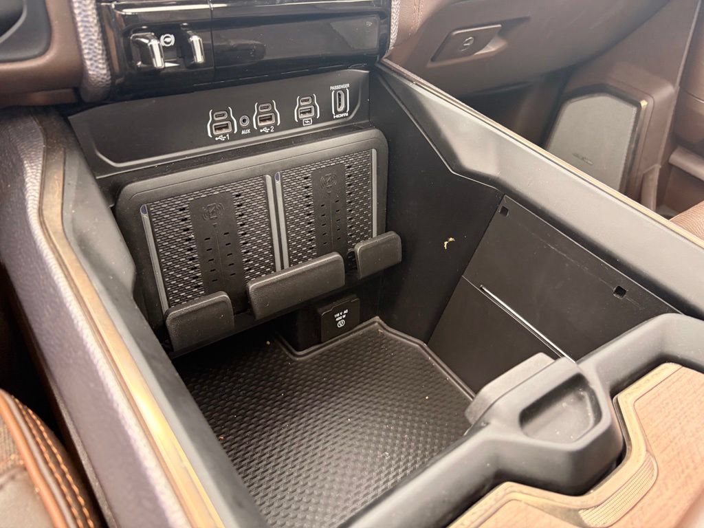 Used 2025 RAM 2500 Limited AWD/4WD image 23