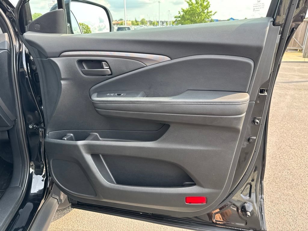 Used 2025 Honda Ridgeline Sport image 37