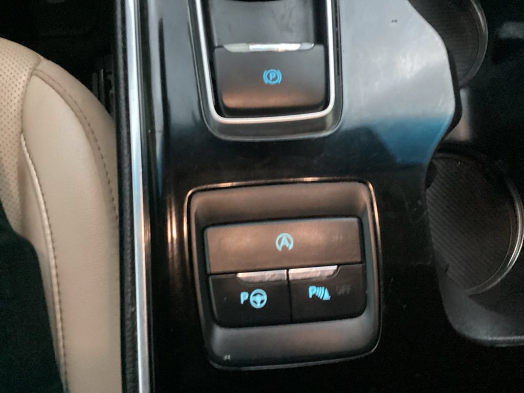 Used 2019 Ford Edge Titanium w/ Equipment Group 301A FWD image 61
