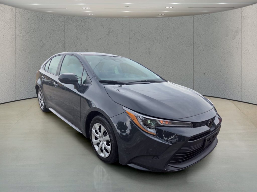 Used 2025 Toyota Corolla LE FWD image 7