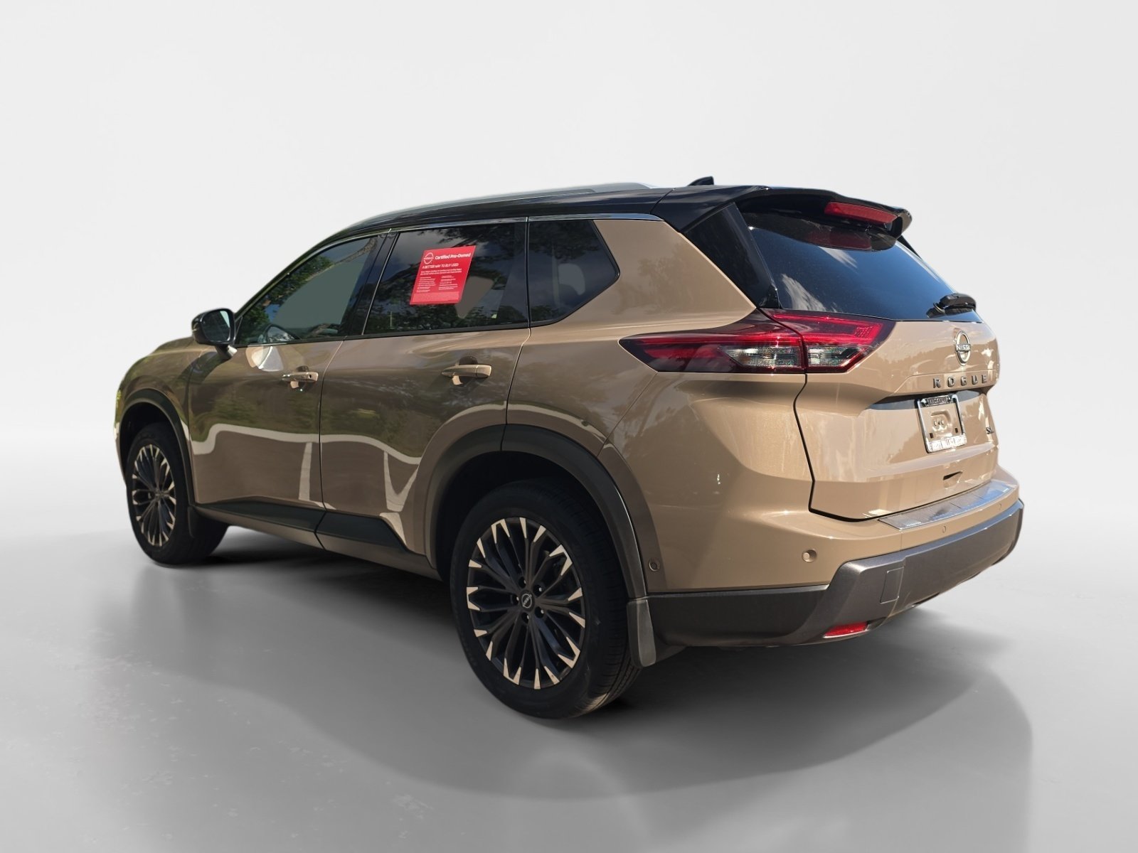 Certified 2025 Nissan Rogue SL w/ Tech Package FWD image 3