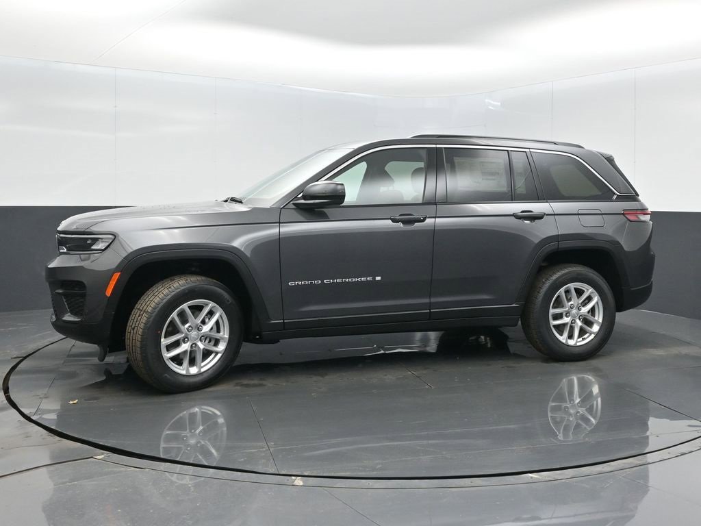 New 2026 Jeep Grand Cherokee Laredo image 4