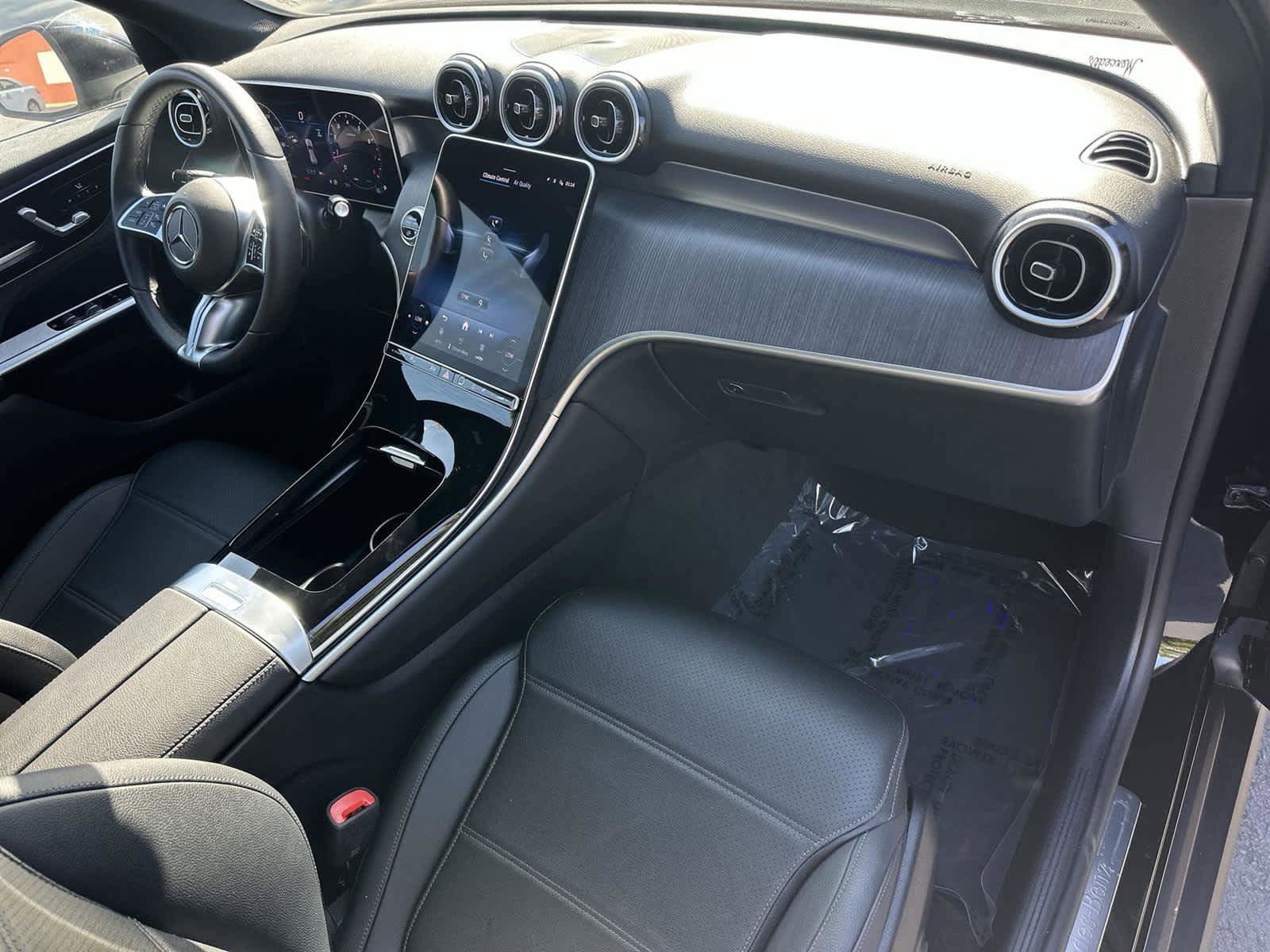 Used 2025 Mercedes-Benz GLC 300 image 12