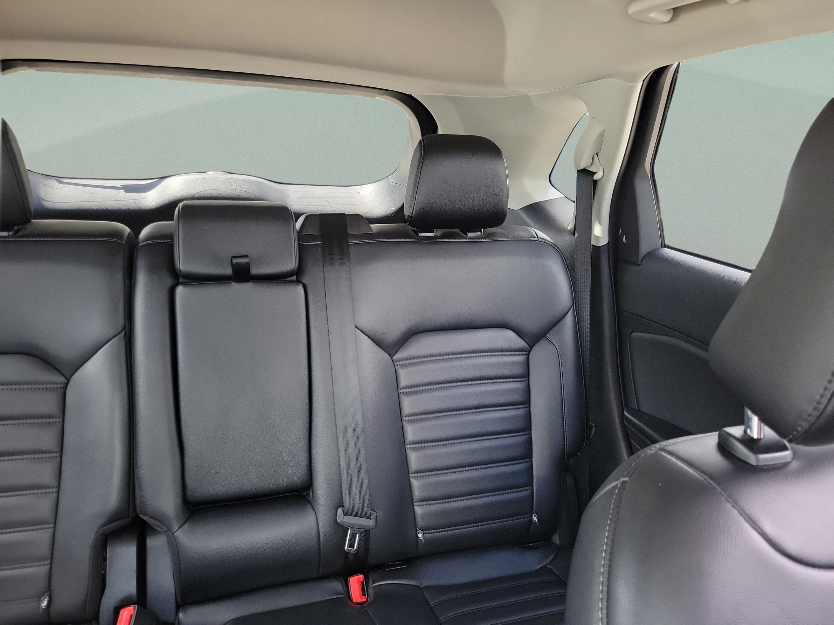 Used 2024 Ford Edge SEL AWD/4WD image 10