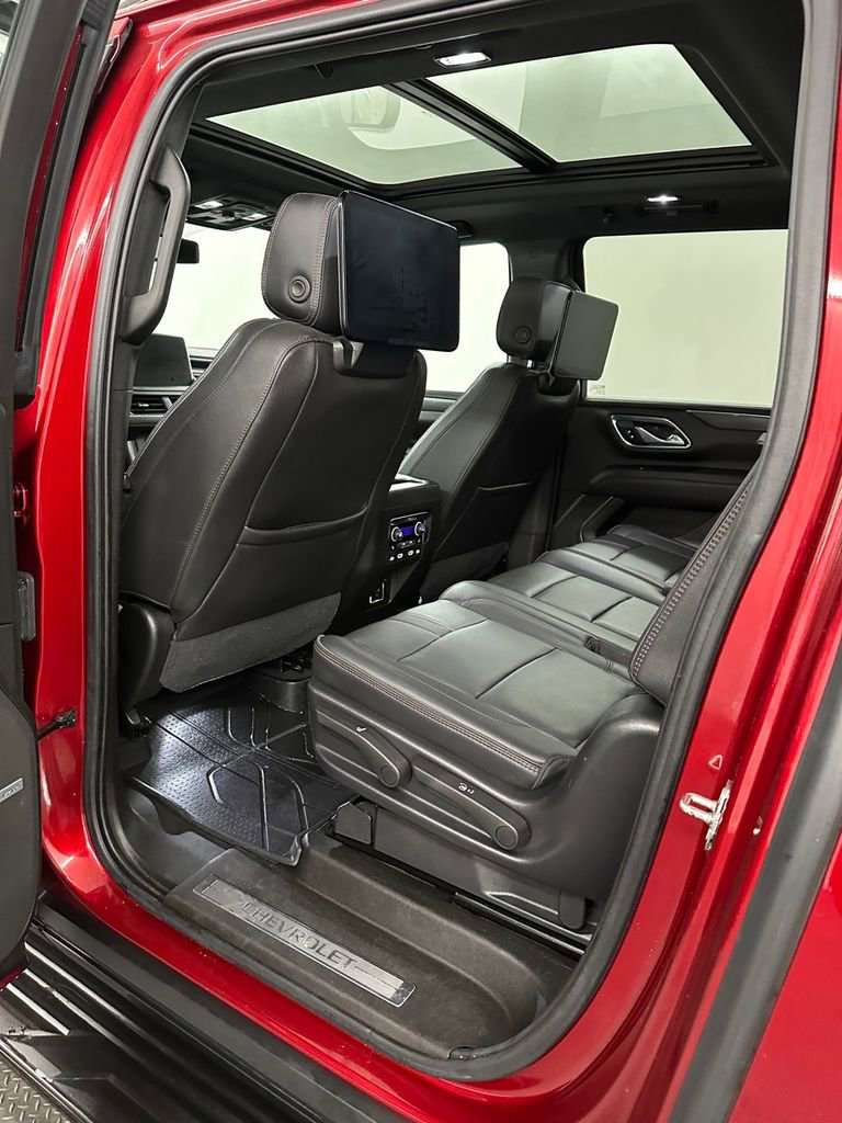 Used 2021 Chevrolet Suburban RST w/ Luxury Package AWD/4WD image 28