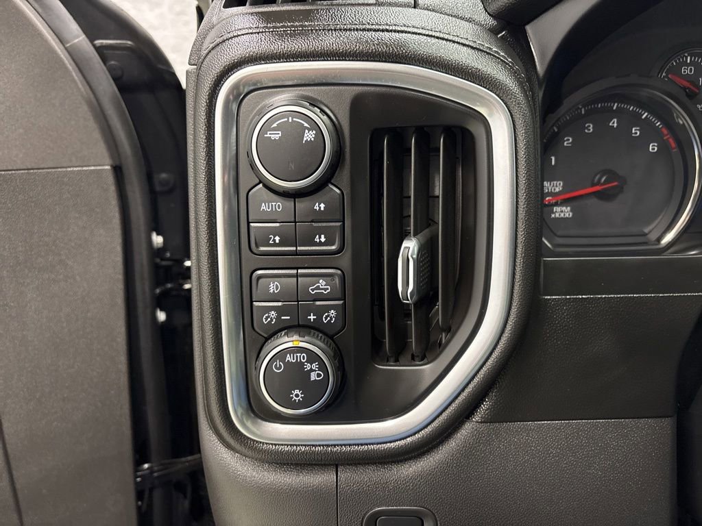 Used 2019 Chevrolet Silverado 1500 LT Trail Boss AWD/4WD image 22