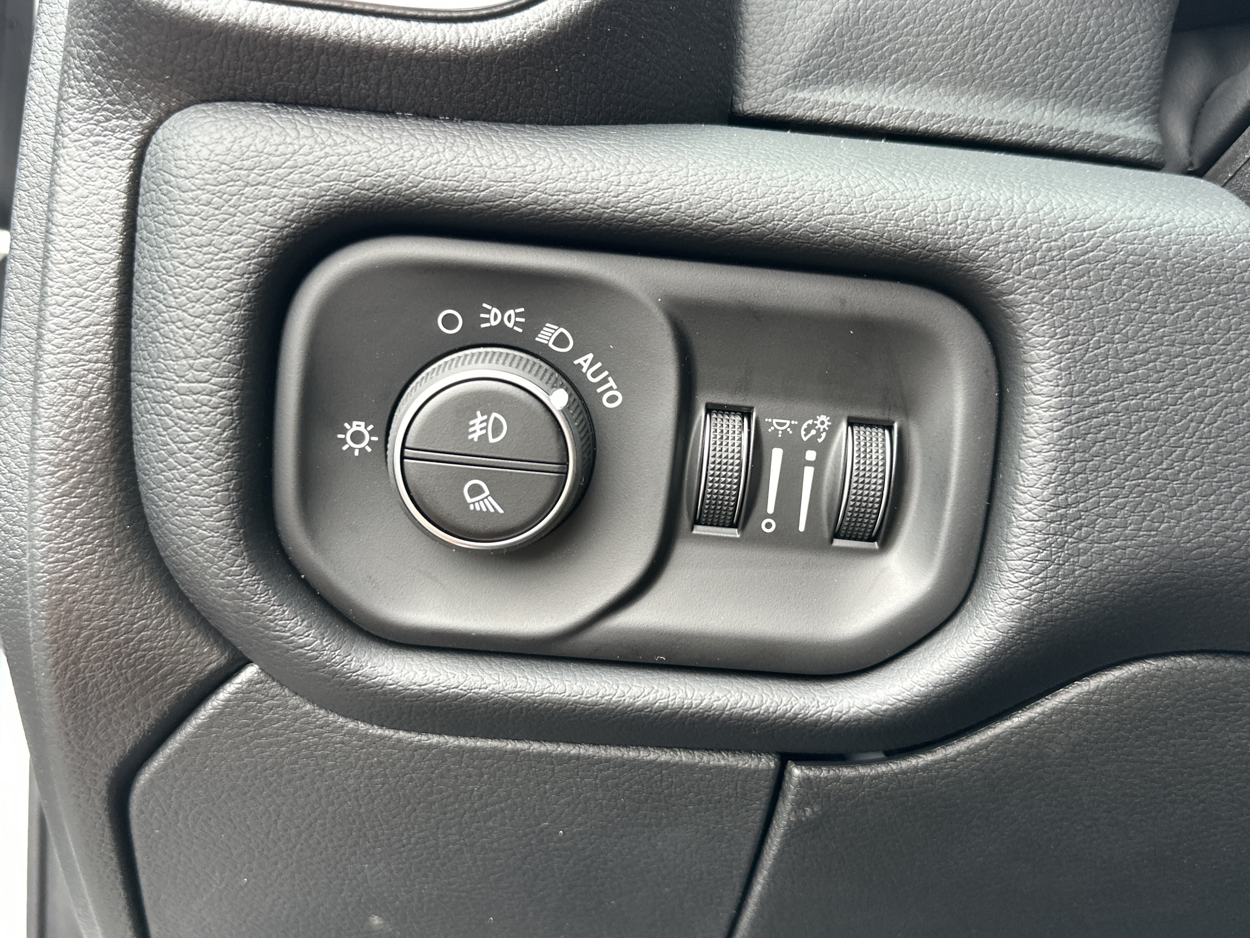 New 2027 RAM 2500 Laramie AWD/4WD image 14