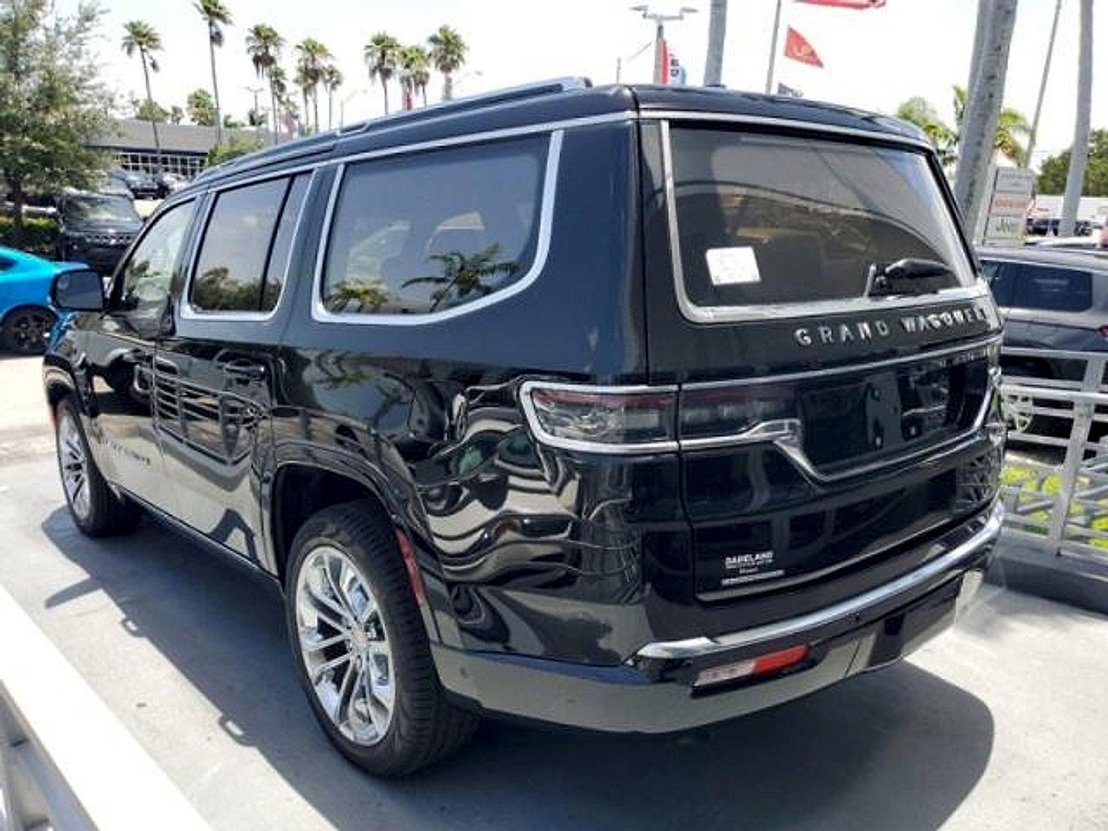 New 2023 Jeep Grand Wagoneer Series II w/ Premium Group II AWD/4WD image 4