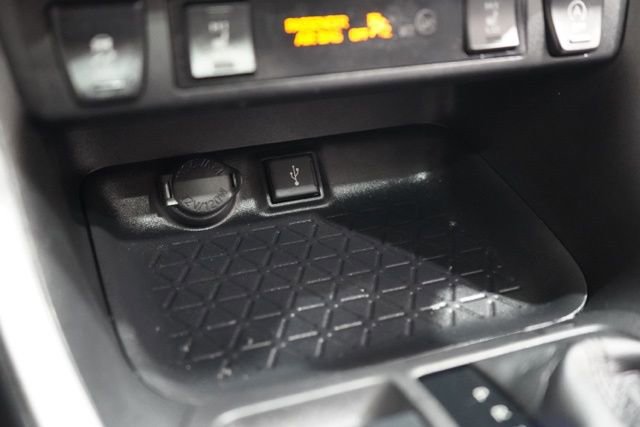 Used 2021 Toyota RAV4 XLE w/ Convenience Package image 30