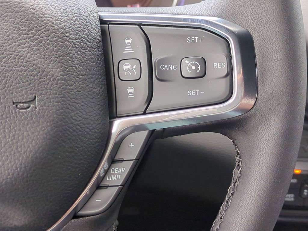 New 2026 RAM 3500 Laramie AWD/4WD image 27