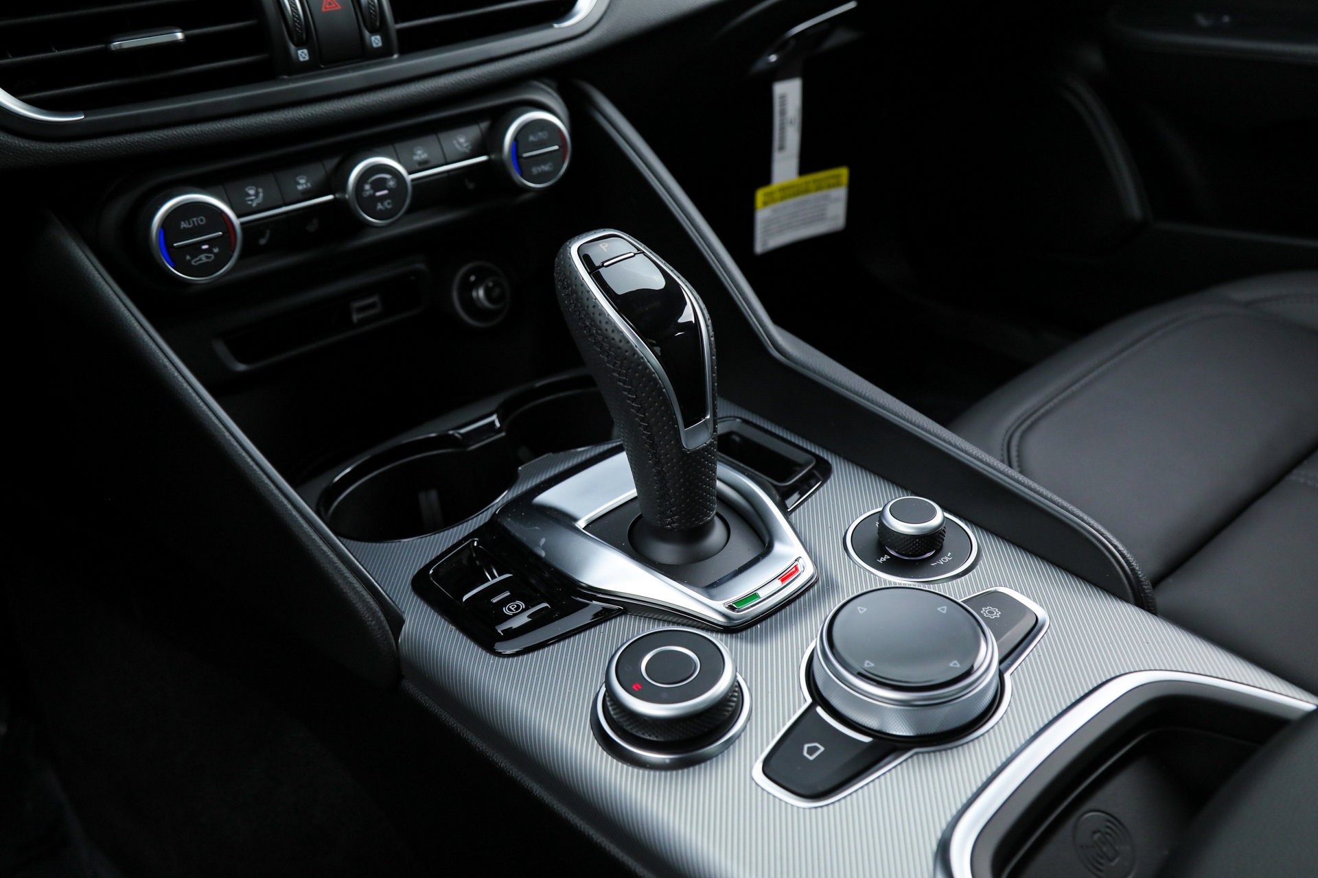 New 2026 Alfa Romeo Giulia w/ Driving Assist Package RWD image 22
