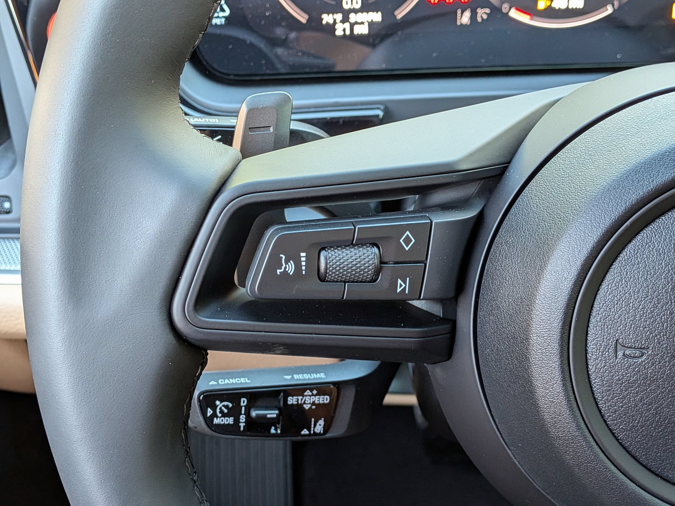 New 2026 Porsche Cayenne Coupe AWD/4WD image 9