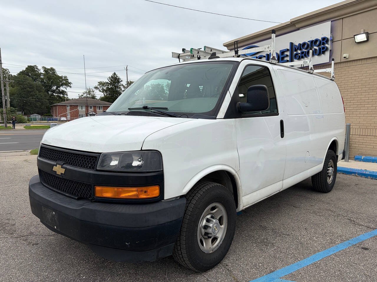 Used 2020 Chevrolet Express 2500 w/ Driver Convenience Package RWD image 1