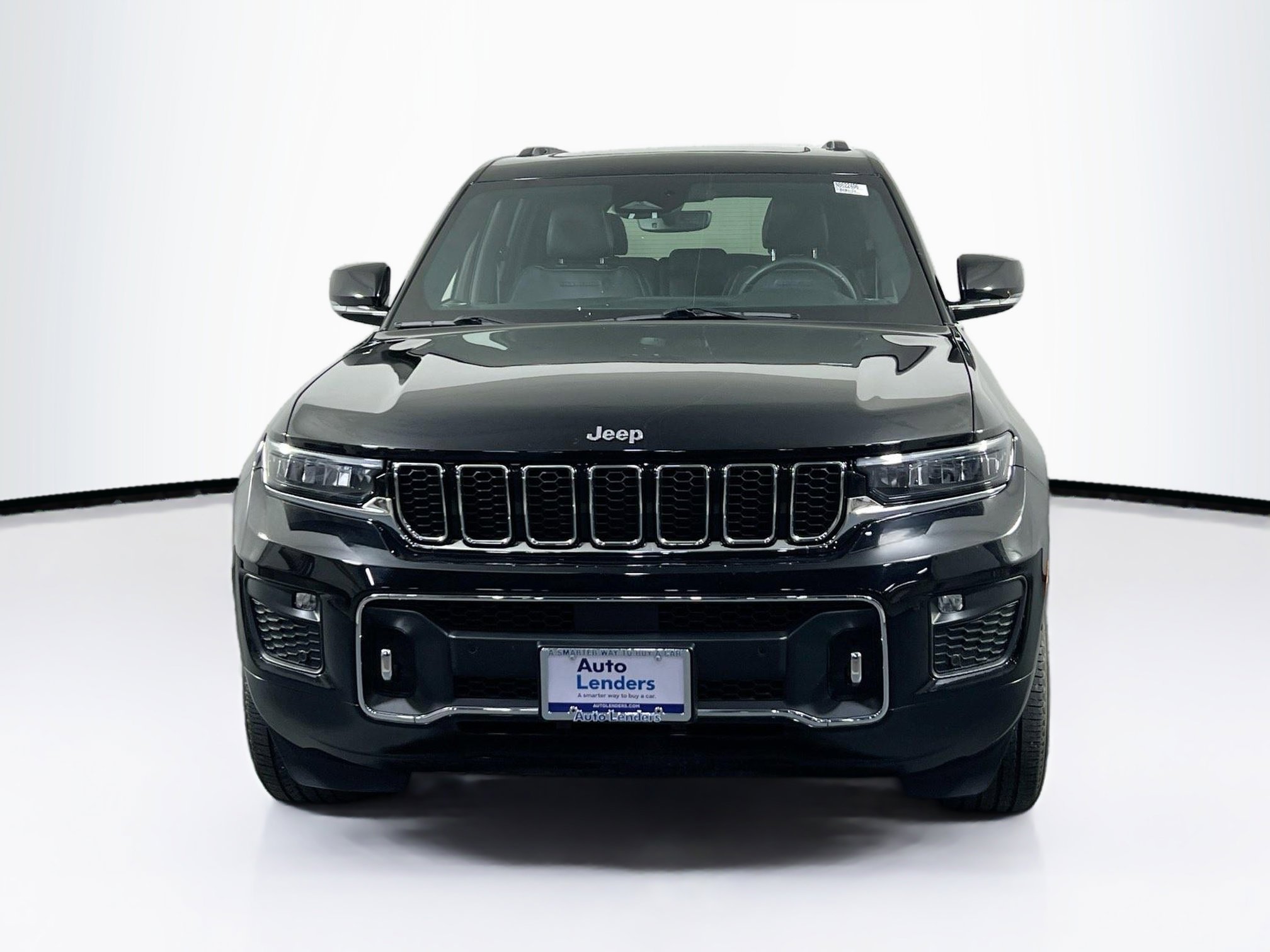 Used 2022 Jeep Grand Cherokee Overland AWD/4WD image 2