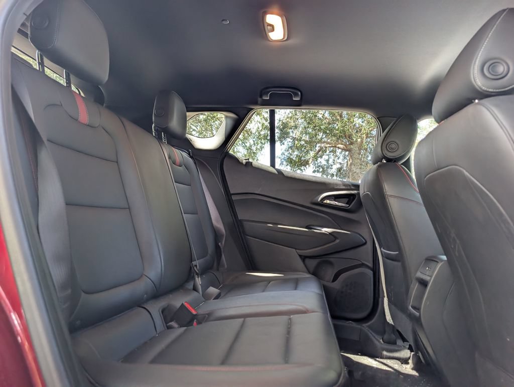 Used 2025 Chevrolet Trax RS w/ Driver Confidence Package FWD image 19