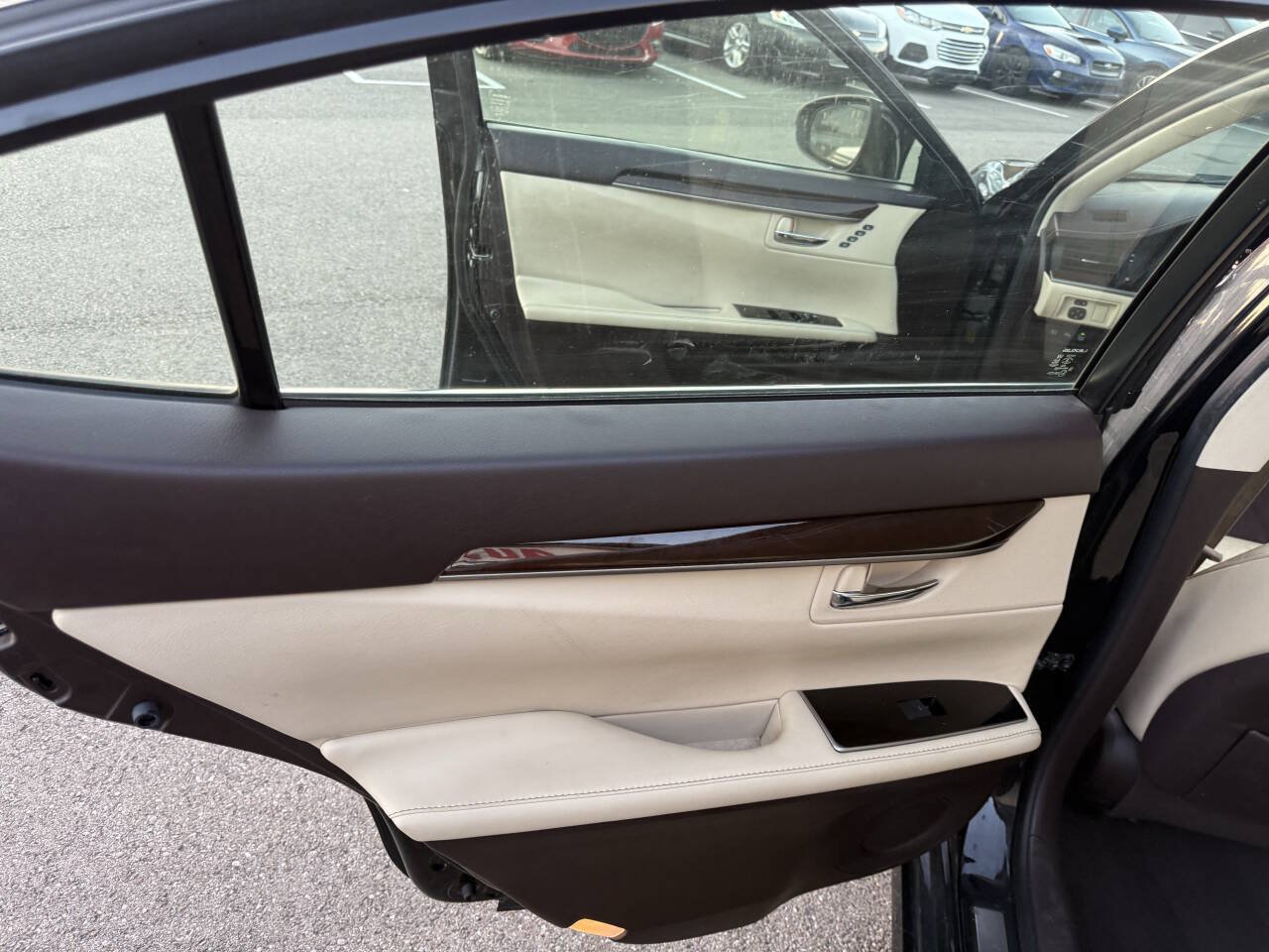 Used 2016 Lexus ES 350 w/ Luxury Package w/Wood Trim FWD image 19