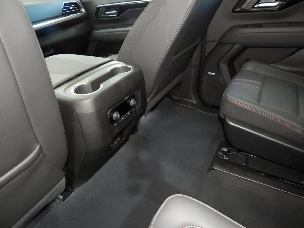 Used 2025 Chevrolet Suburban RST w/ Comfort Package AWD/4WD image 23