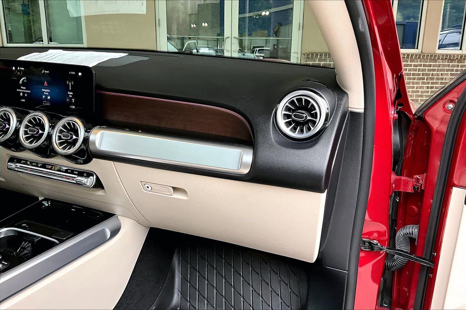 Used 2022 Mercedes-Benz GLB 250 image 19
