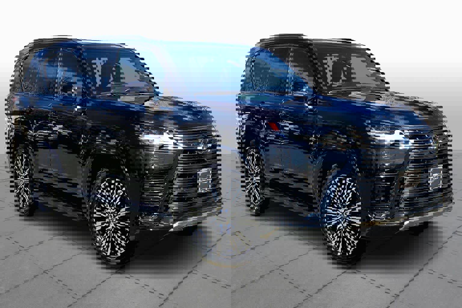 Used 2024 Lexus LX 600 4WD w/ Appearance Package image 3