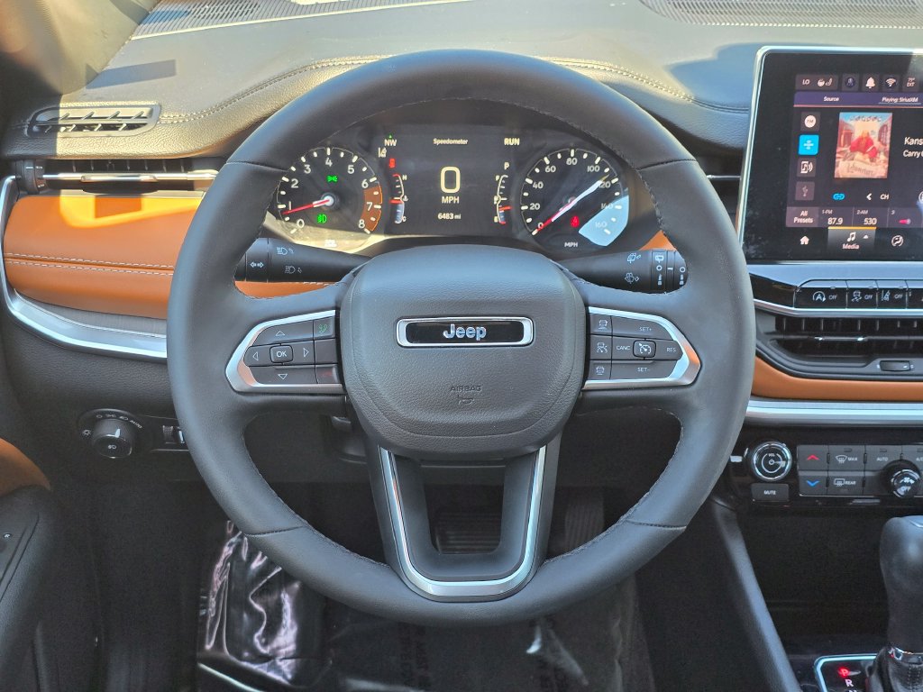 Used 2025 Jeep Compass Limited AWD/4WD image 8