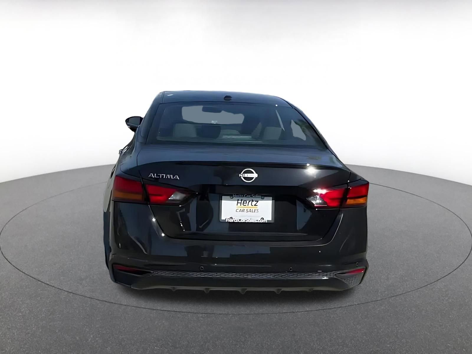 Used 2025 Nissan Altima 2.5 SV FWD image 12