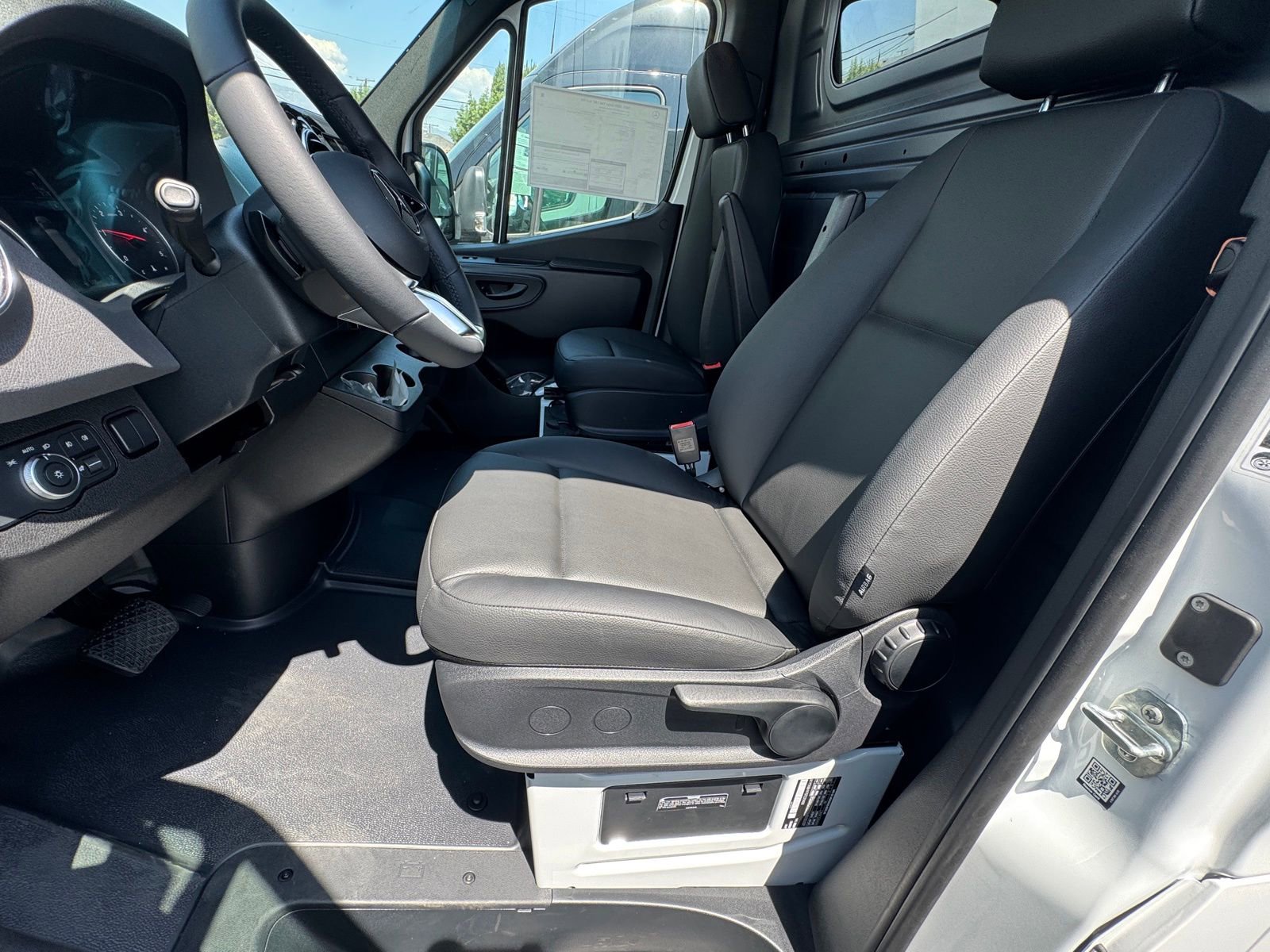 New 2025 Mercedes-Benz Sprinter 3500 image 13