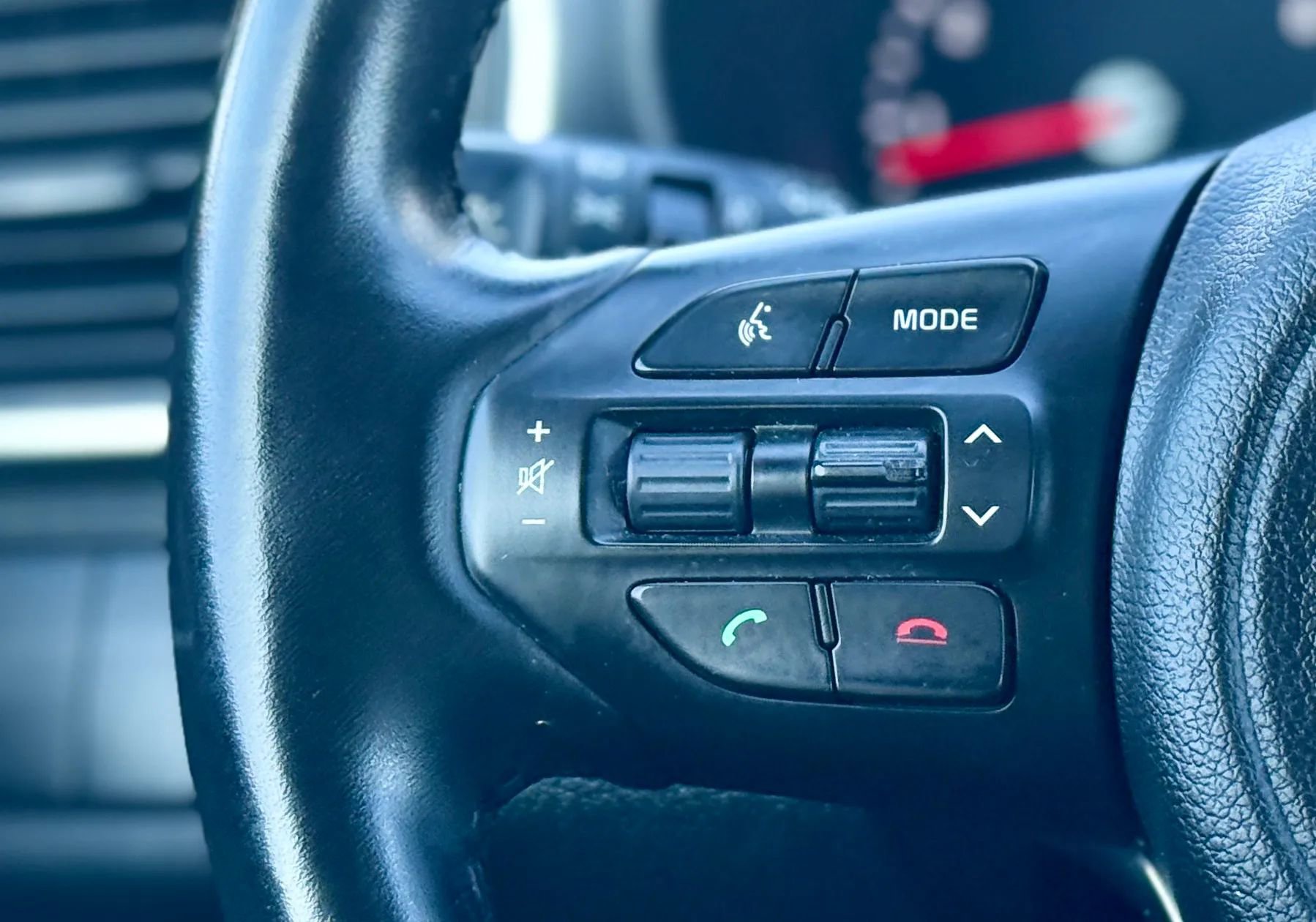 Used 2016 Kia Sorento EX image 19