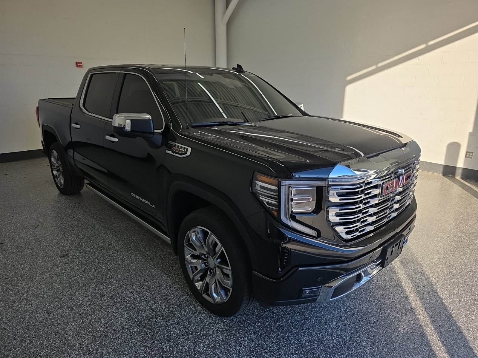 Used 2025 GMC Sierra 1500 Denali image 7