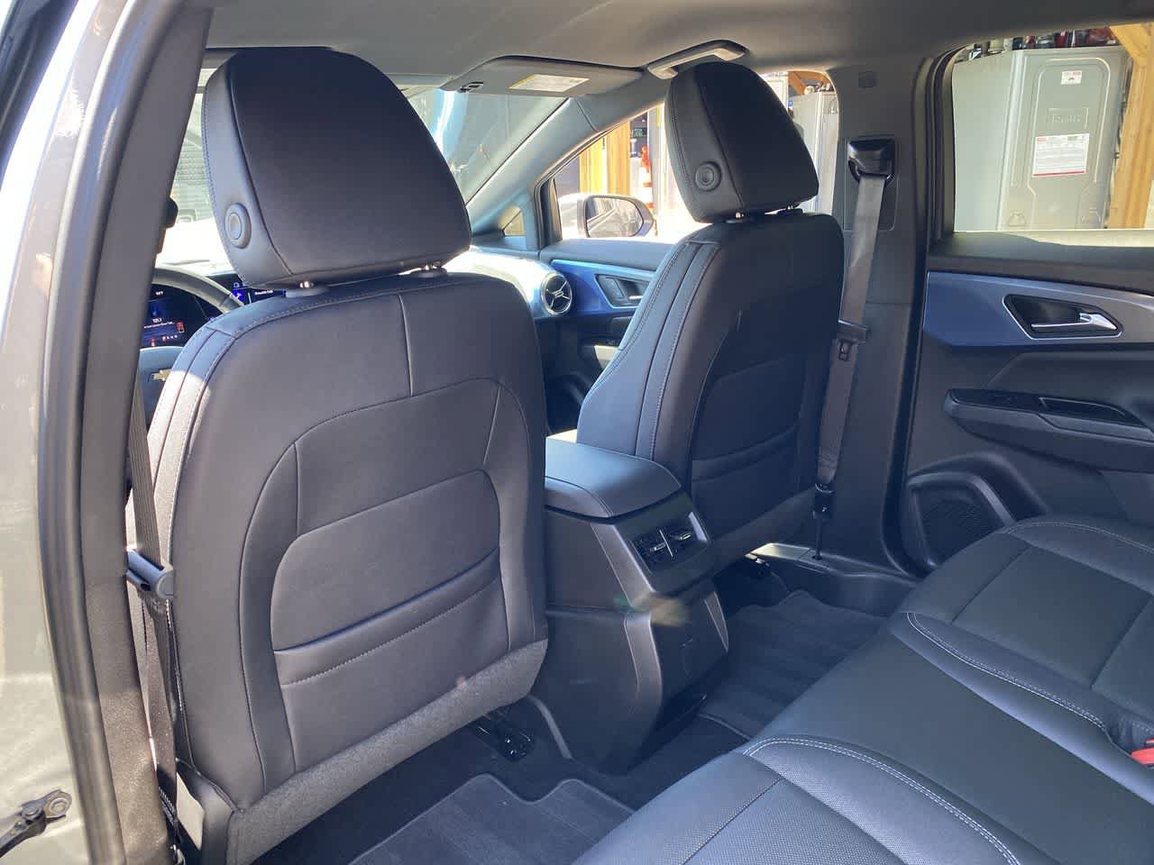 Used 2025 Chevrolet Equinox EV LT w/ Convenience Package FWD image 15