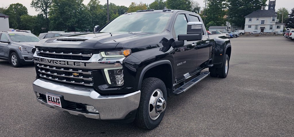 Used 2021 Chevrolet Silverado 3500 LTZ w/ LTZ Convenience Package AWD/4WD image 3