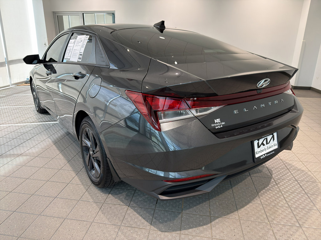 Used 2023 Hyundai Elantra SEL image 3