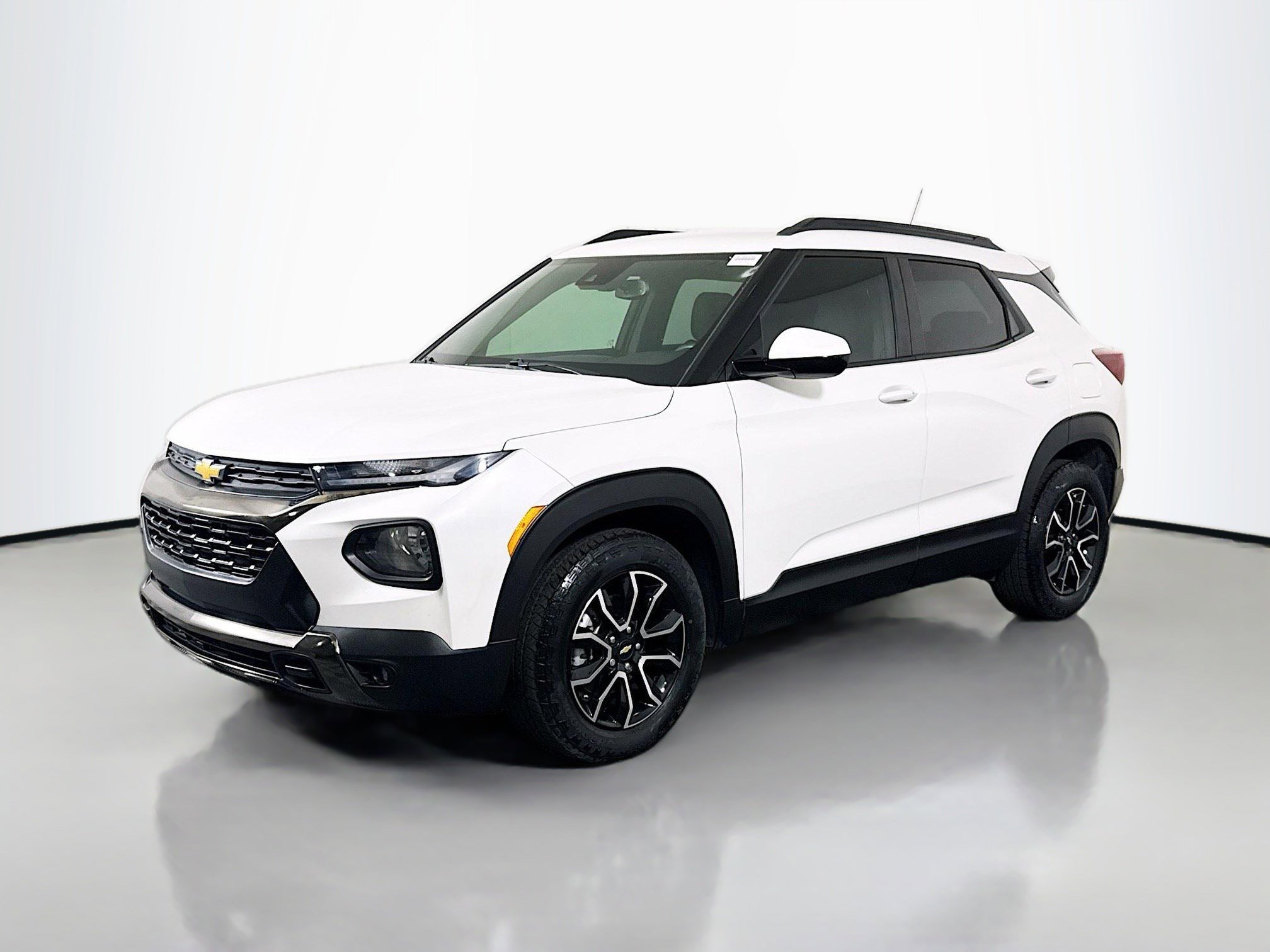 Used 2023 Chevrolet TrailBlazer ACTIV w/ Technology Package image 4