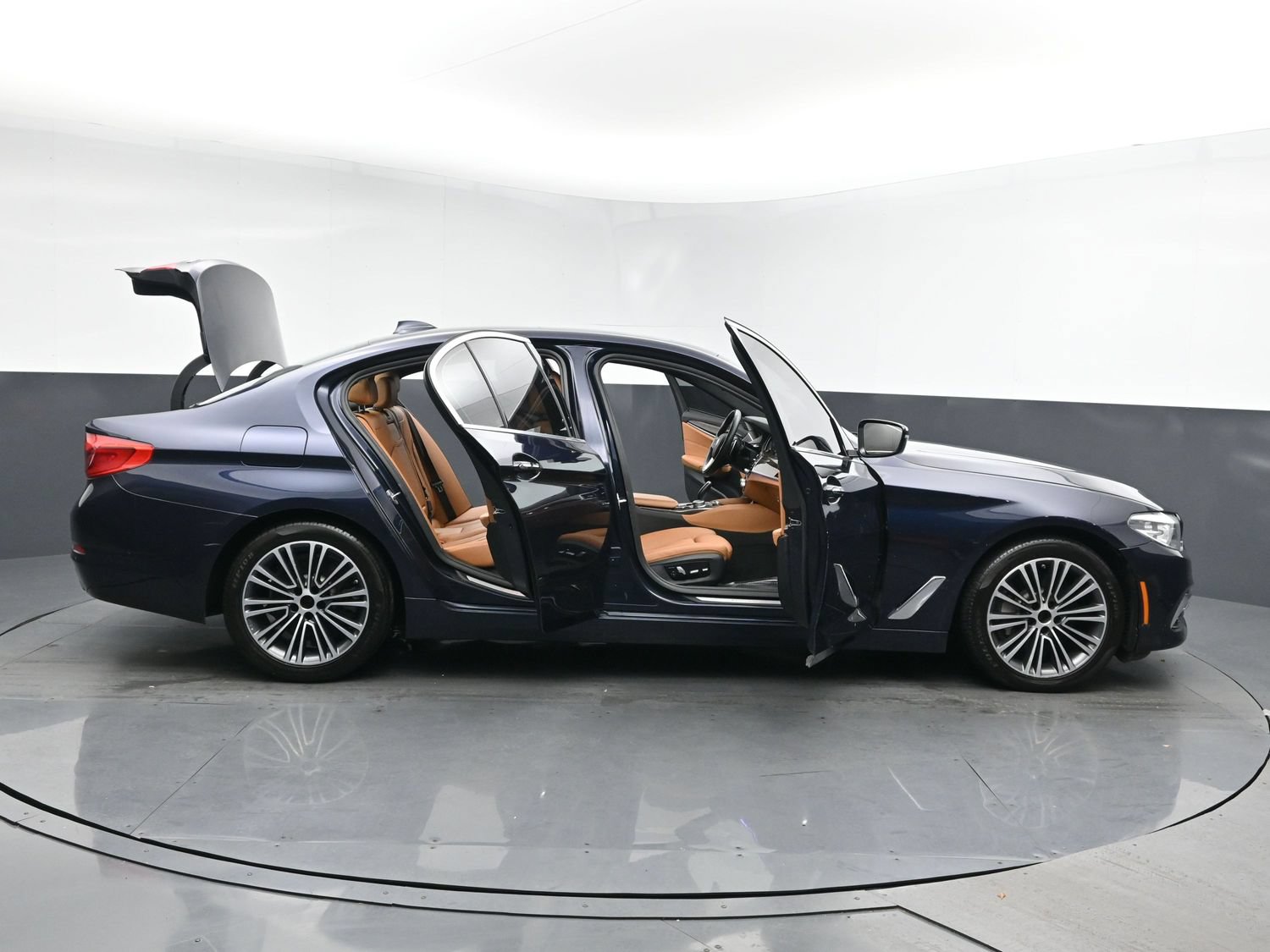 Used 2018 BMW 530i xDrive AWD/4WD image 27
