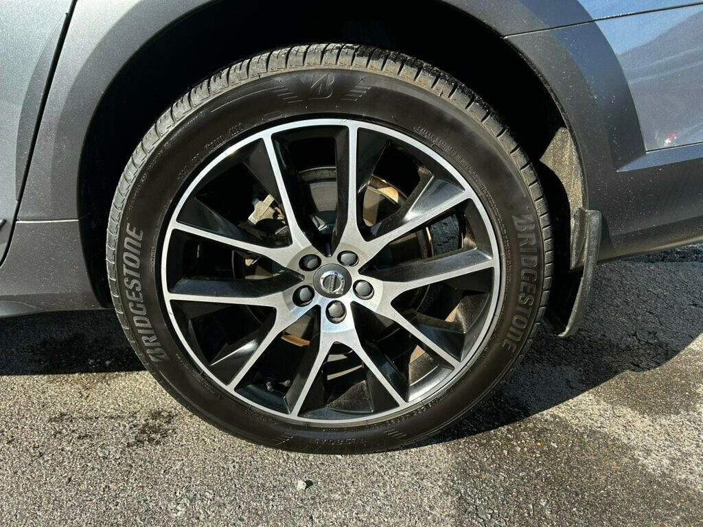Used 2018 Volvo V90 T6 Cross Country image 33