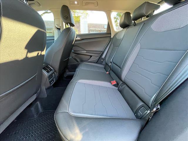 Used 2026 Volkswagen Taos SE FWD image 4